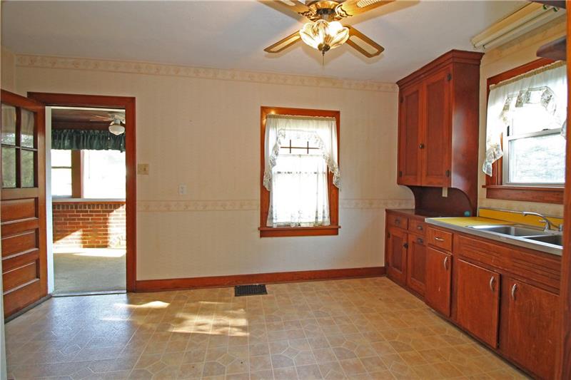 345 Brush Creek Road Irwin, PA 15642 - Photo 10 of 25 Gallery Image 10