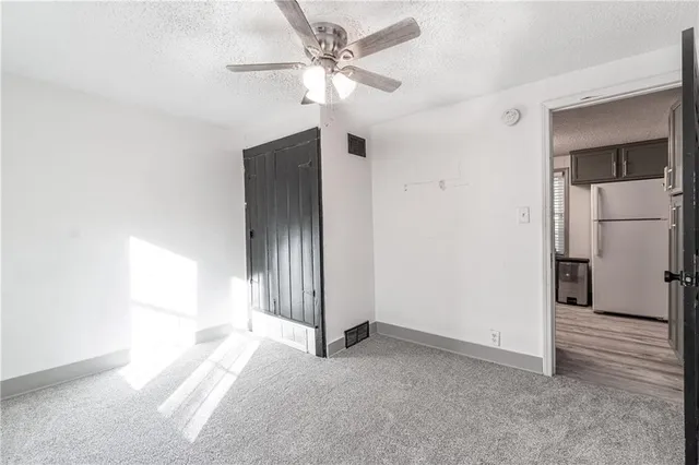 $210,000 | 6500 Metcalf Avenue, Mission, KS 66202