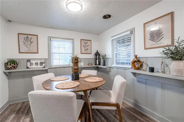 $205,000 | 6500 Metcalf Avenue, Mission, KS 66202