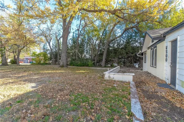 $210,000 | 6500 Metcalf Avenue, Mission, KS 66202