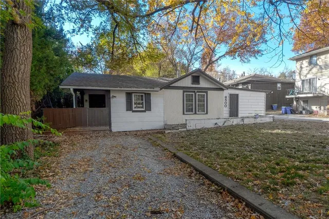 $210,000 | 6500 Metcalf Avenue, Mission, KS 66202