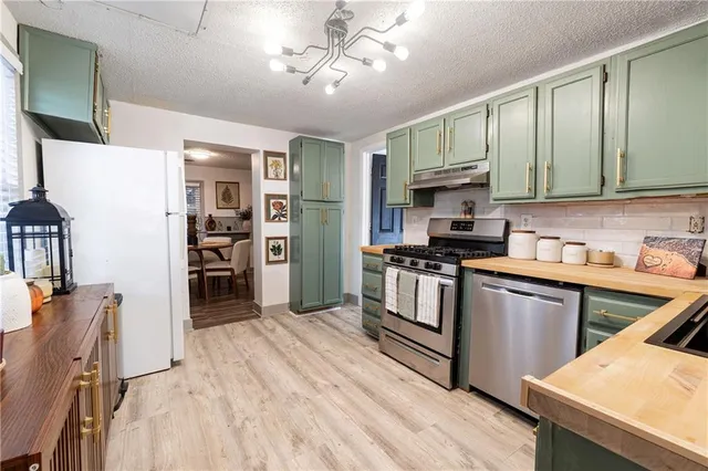 $205,000 | 6500 Metcalf Avenue, Mission, KS 66202