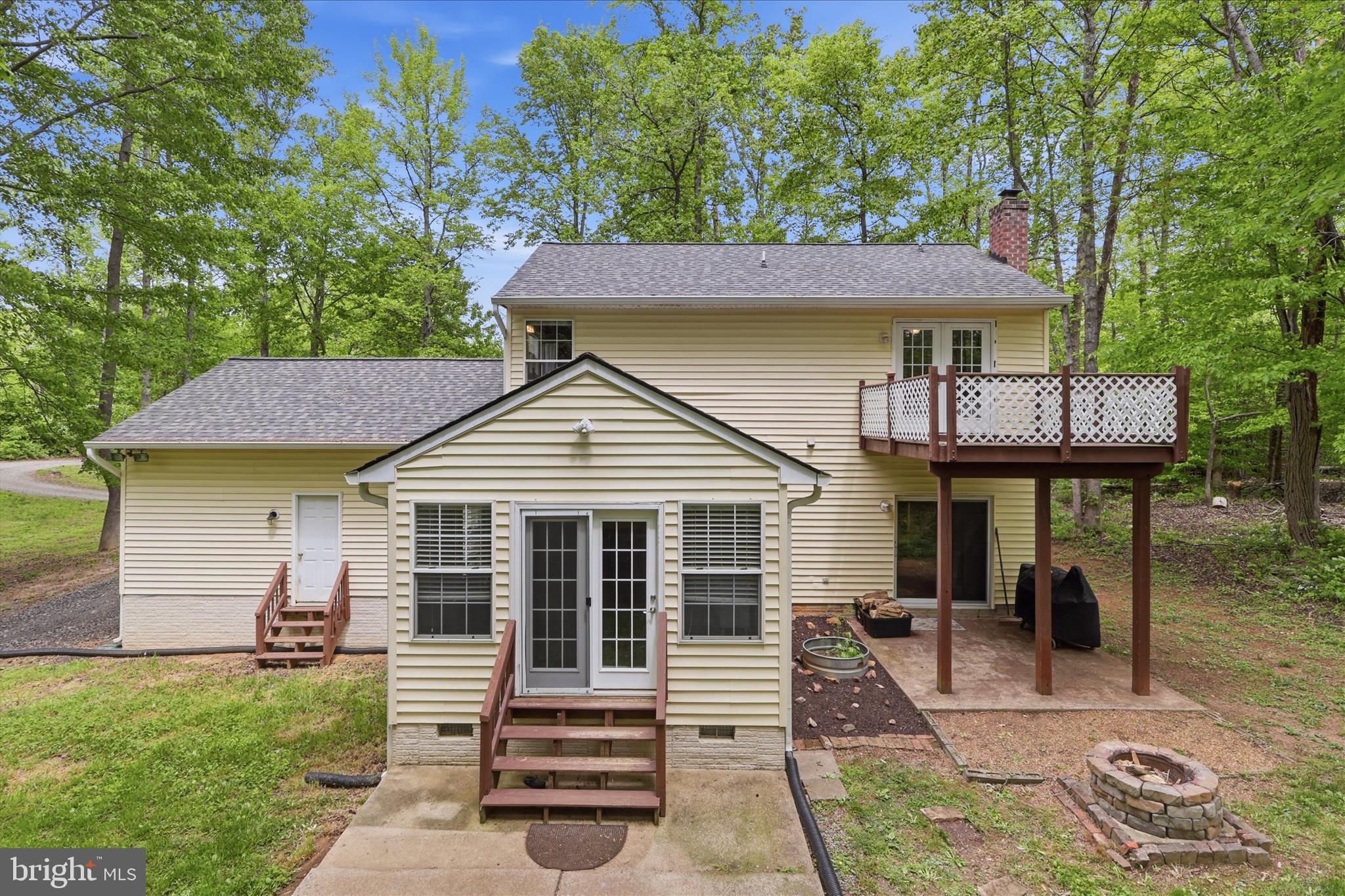 515 Shelton Shop Road Stafford, VA 22554 - Photo 42 of 52 a front view of a house with garden