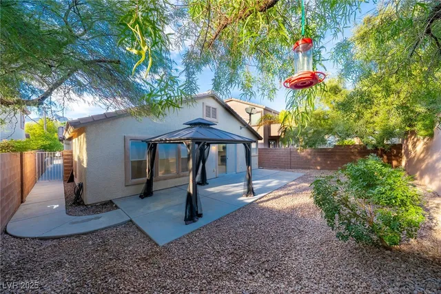 $2,800 | 504 Lacabana Beach Drive, Las Vegas, NV 89138