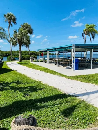$1,850 | 2305 Bay Drive, Bradenton, FL 34207
