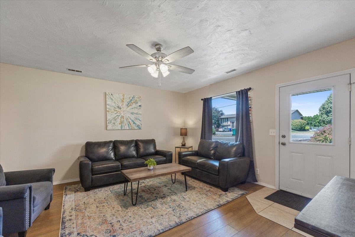 11302 East Broadway Avenue Spokane Valley, WA 99206 - Photo 9 of 46