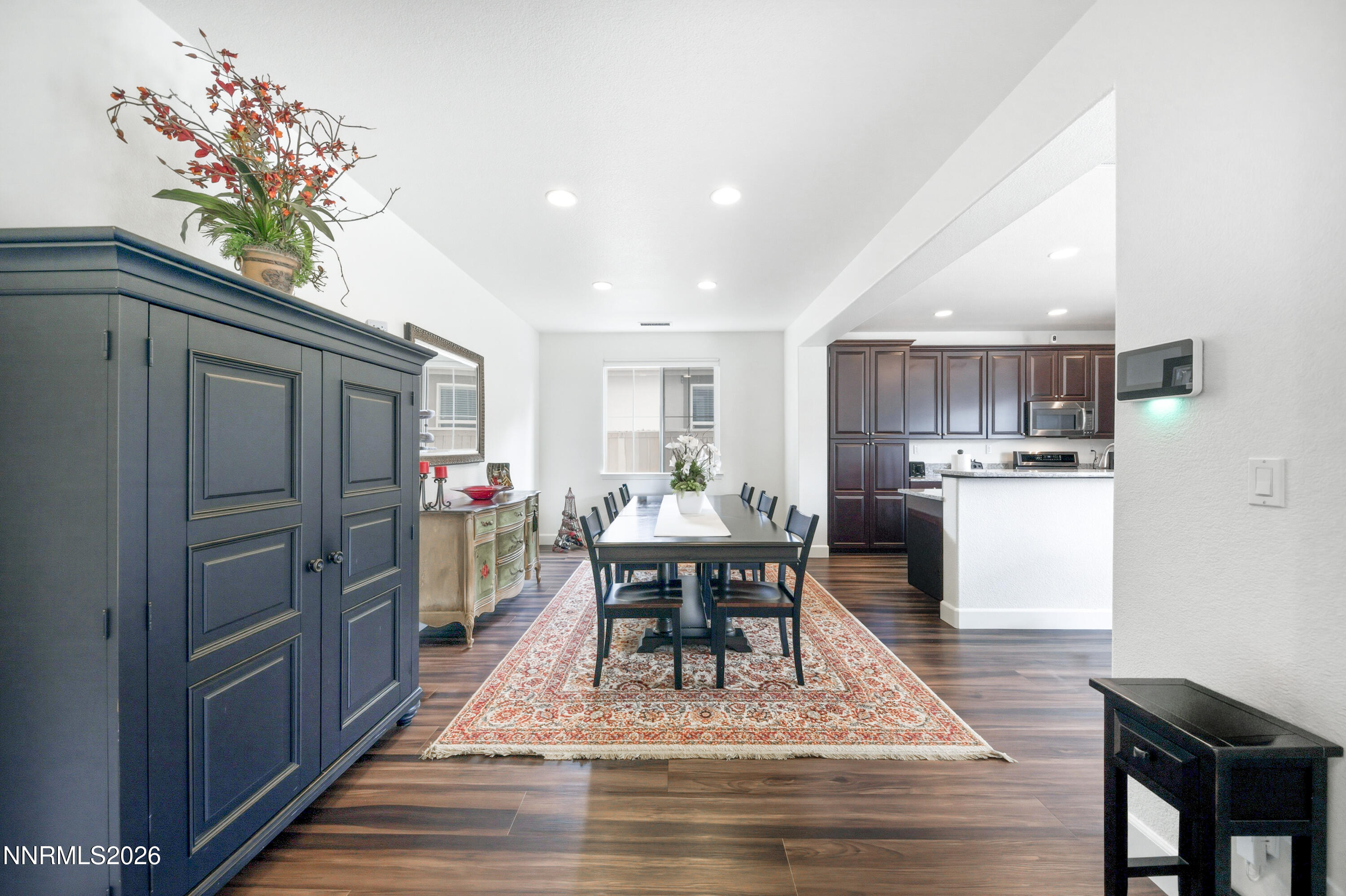 2084 Whitecliff Drive Reno, NV 89521 - Photo 3 of 25 WCN-1002