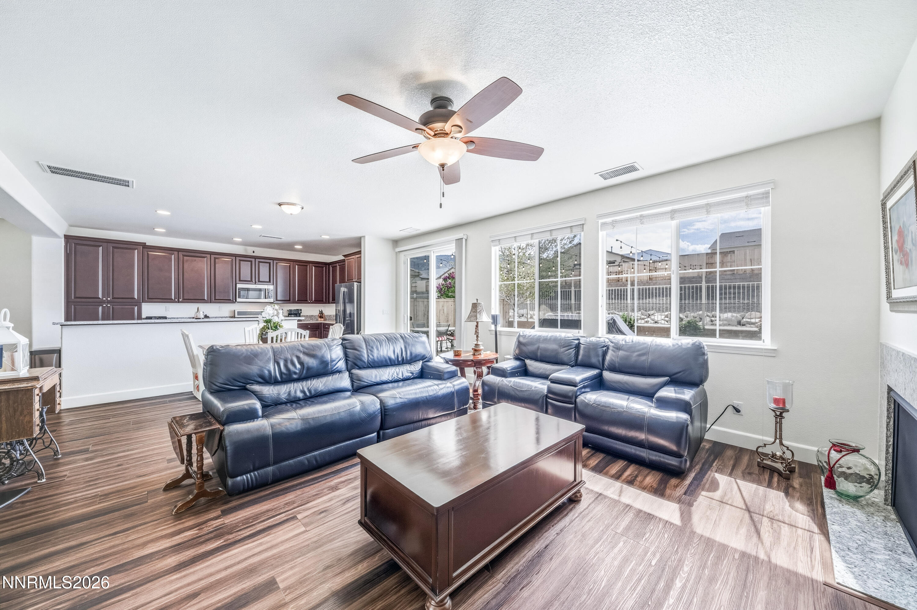 2084 Whitecliff Drive Reno, NV 89521 - Photo 9 of 25 WCN-1015