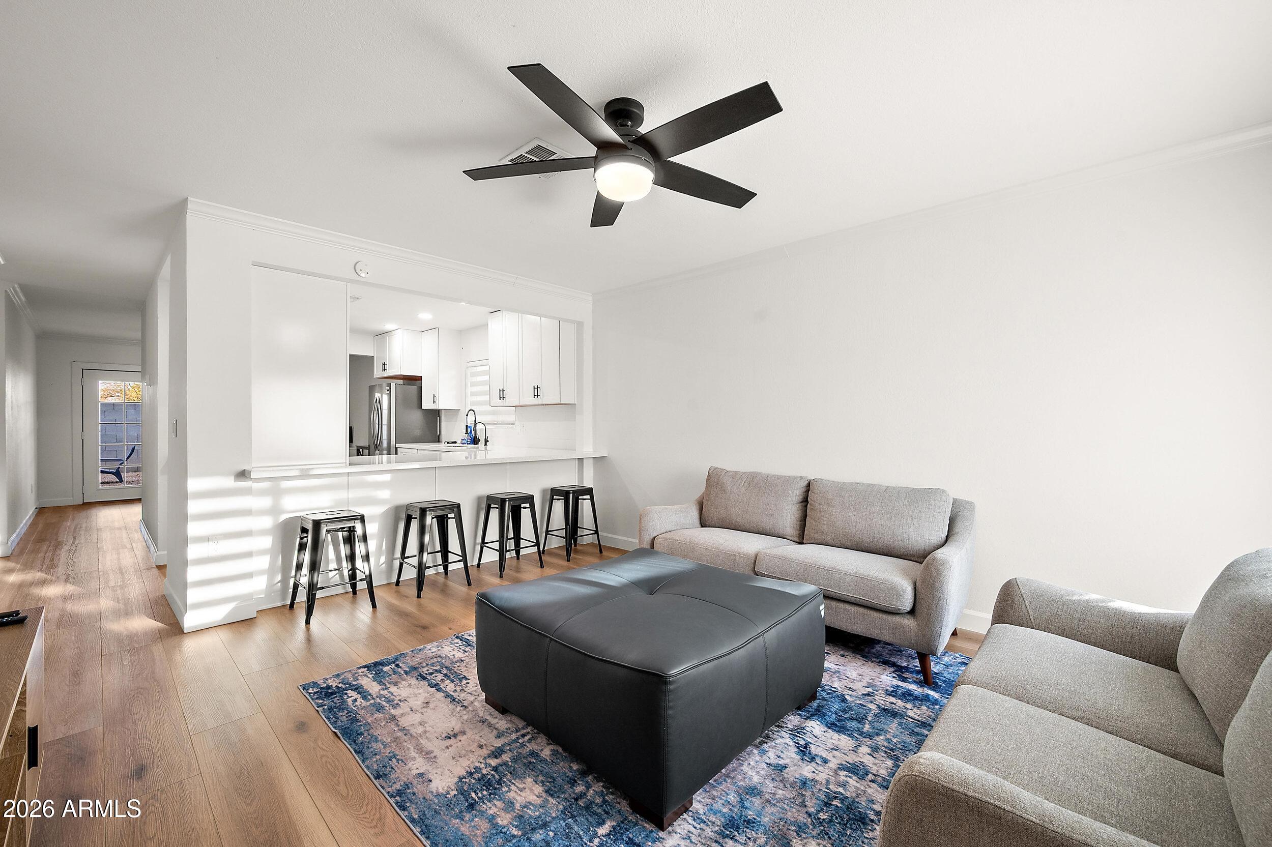 3911 North 13th Way Phoenix, AZ 85014 - Photo 4 of 34 18_lr-17