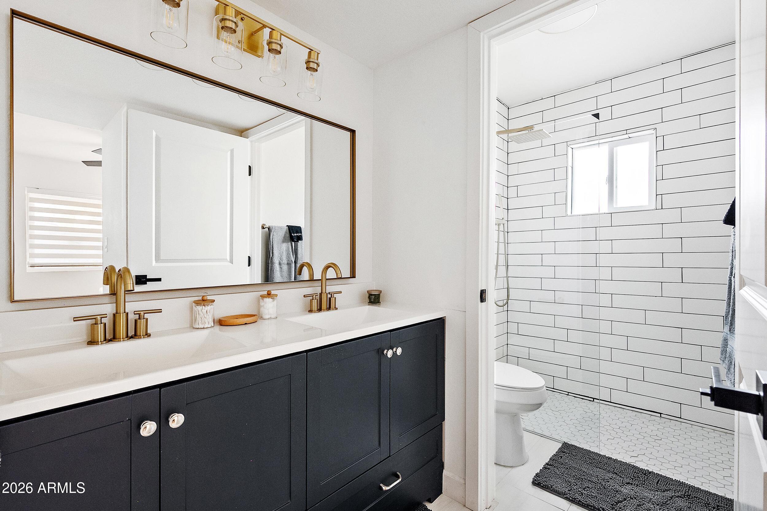 3911 North 13th Way Phoenix, AZ 85014 - Photo 8 of 34 7_lr-6