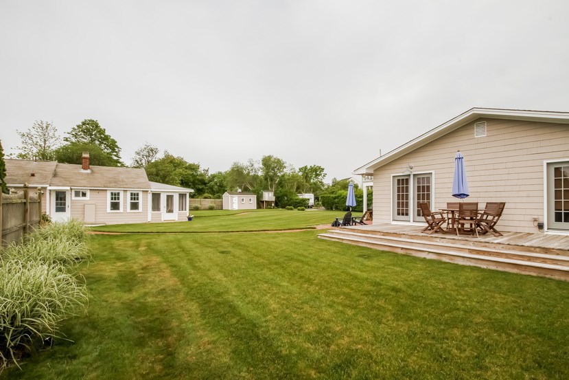 33 Sylvan Road Narragansett, RI 02882 - Photo 2 of 40
