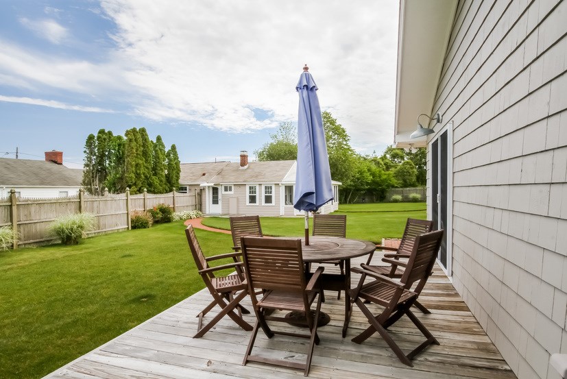 33 Sylvan Road Narragansett, RI 02882 - Photo 21 of 40