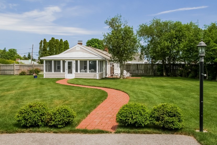 33 Sylvan Road Narragansett, RI 02882 - Photo 23 of 40