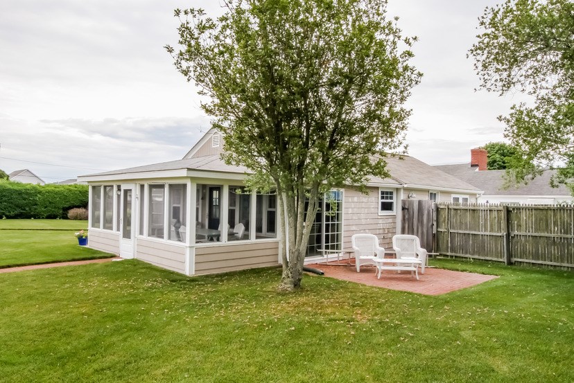 33 Sylvan Road Narragansett, RI 02882 - Photo 26 of 40