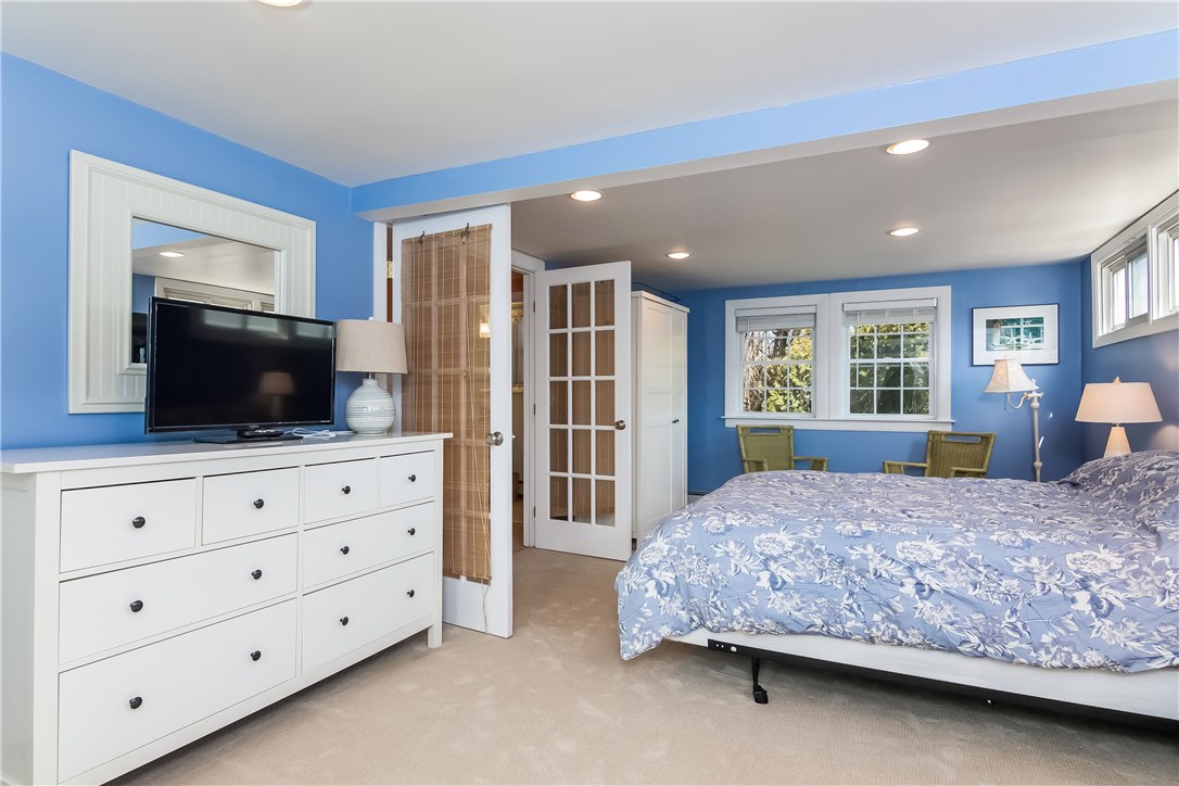 33 Sylvan Road Narragansett, RI 02882 - Photo 36 of 40