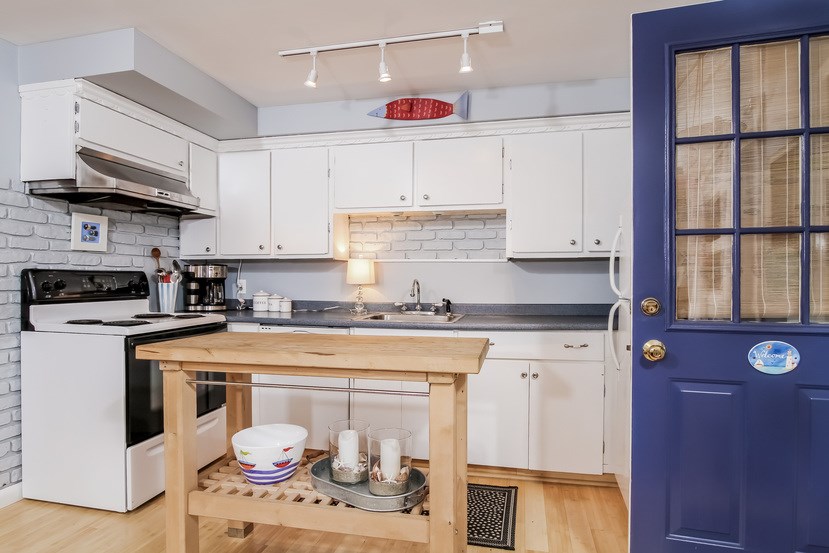 33 Sylvan Road Narragansett, RI 02882 - Photo 7 of 40