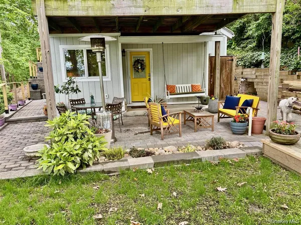 $3,600 | 20 High Street, Unit LOWER LEVEL, Port Washington, NY 11050