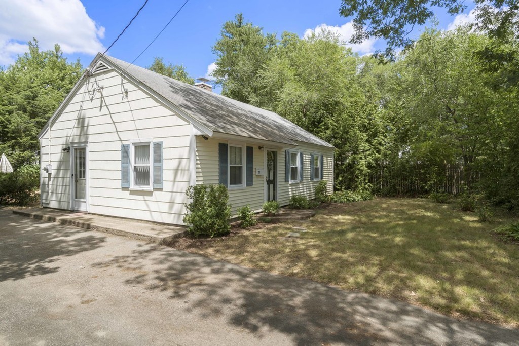22 Wellesley Road Stoughton, MA 02072 - Photo 3 of 12 Gallery Image 3