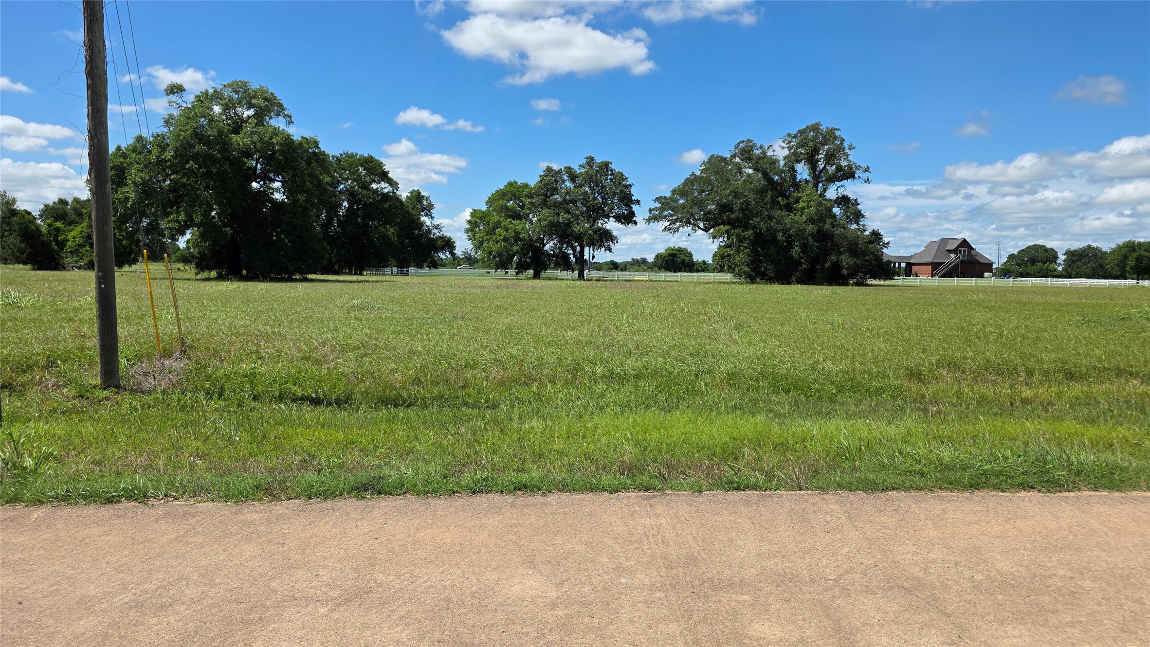 247 Cattle Drive Trail Angleton, TX 77515 - Photo 2 of 8 From the street