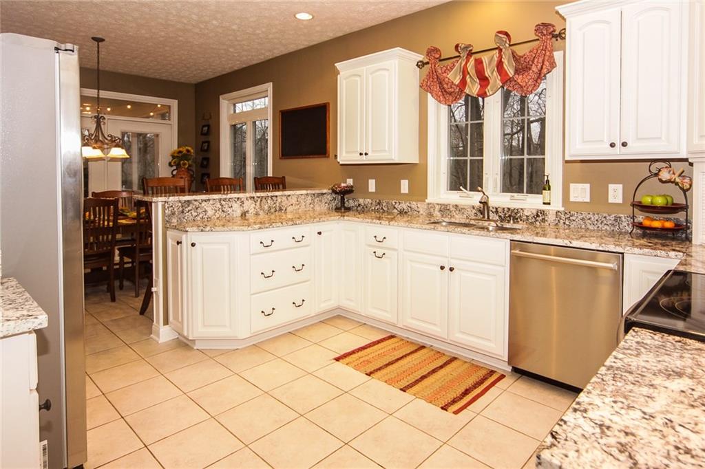 295 Sycamore Ridge Court Avon, IN 46123 - Photo 9 of 36 Gallery Image 9