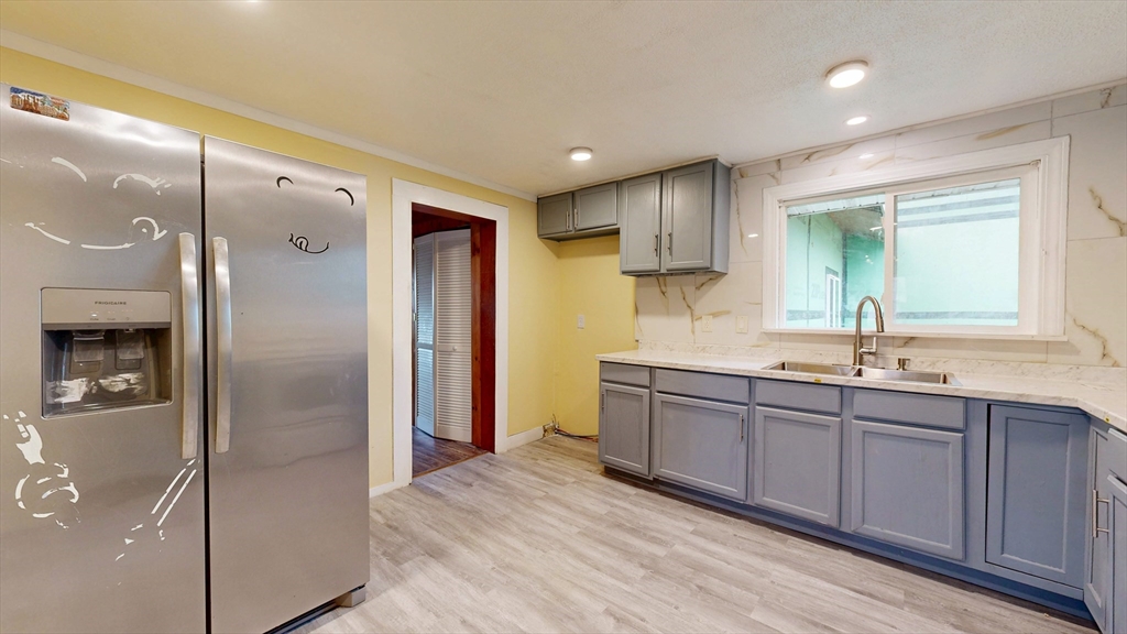 170 Elsie Road Brockton, MA 02302 - Photo 8 of 28