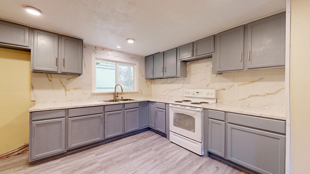 170 Elsie Road Brockton, MA 02302 - Photo 9 of 28