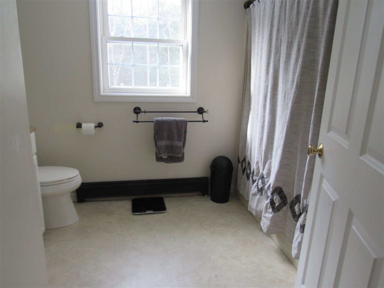 204 Swamp Road Epsom, NH 03234 - Photo 15 of 16