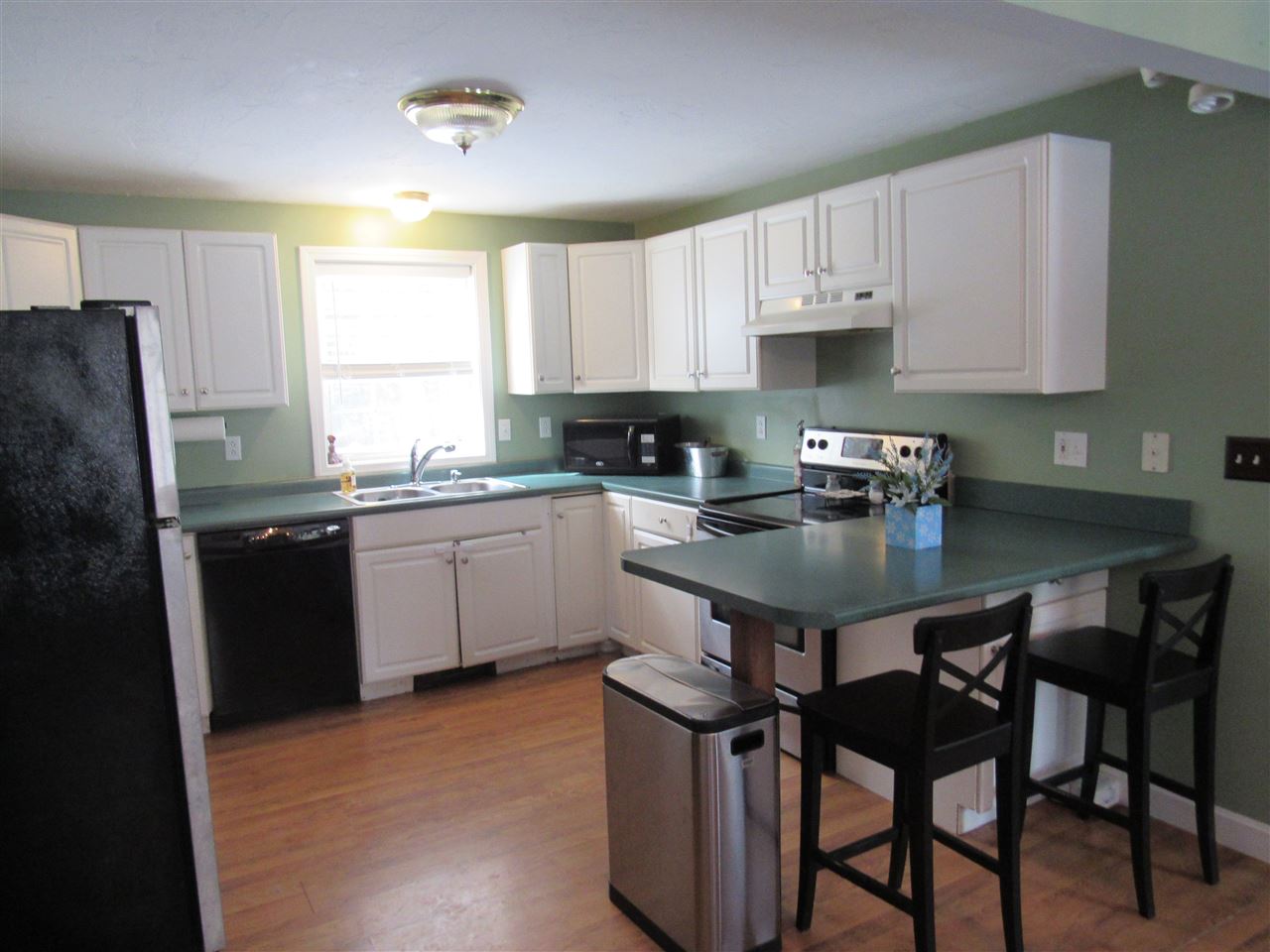 204 Swamp Road Epsom, NH 03234 - Photo 3 of 16
