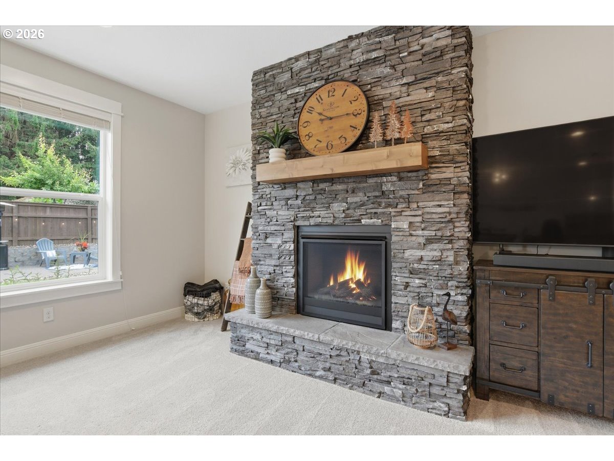3293 North Abernathy Circle Ridgefield, WA 98642 - Photo 20 of 40 Living Room