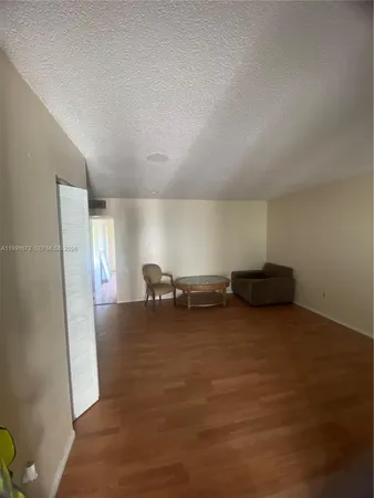 $1,600 | 13500 Northeast 3rd Court, Unit 205, North Miami, FL 33161