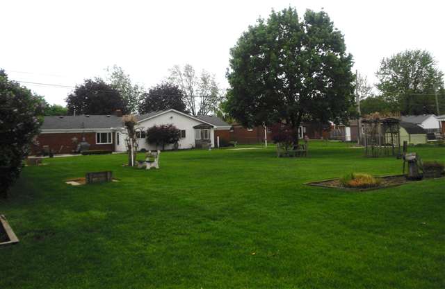 11225 Erdmann Road Sterling Heights, MI 48314 - Photo 18 of 21 31035300-17.JPG
