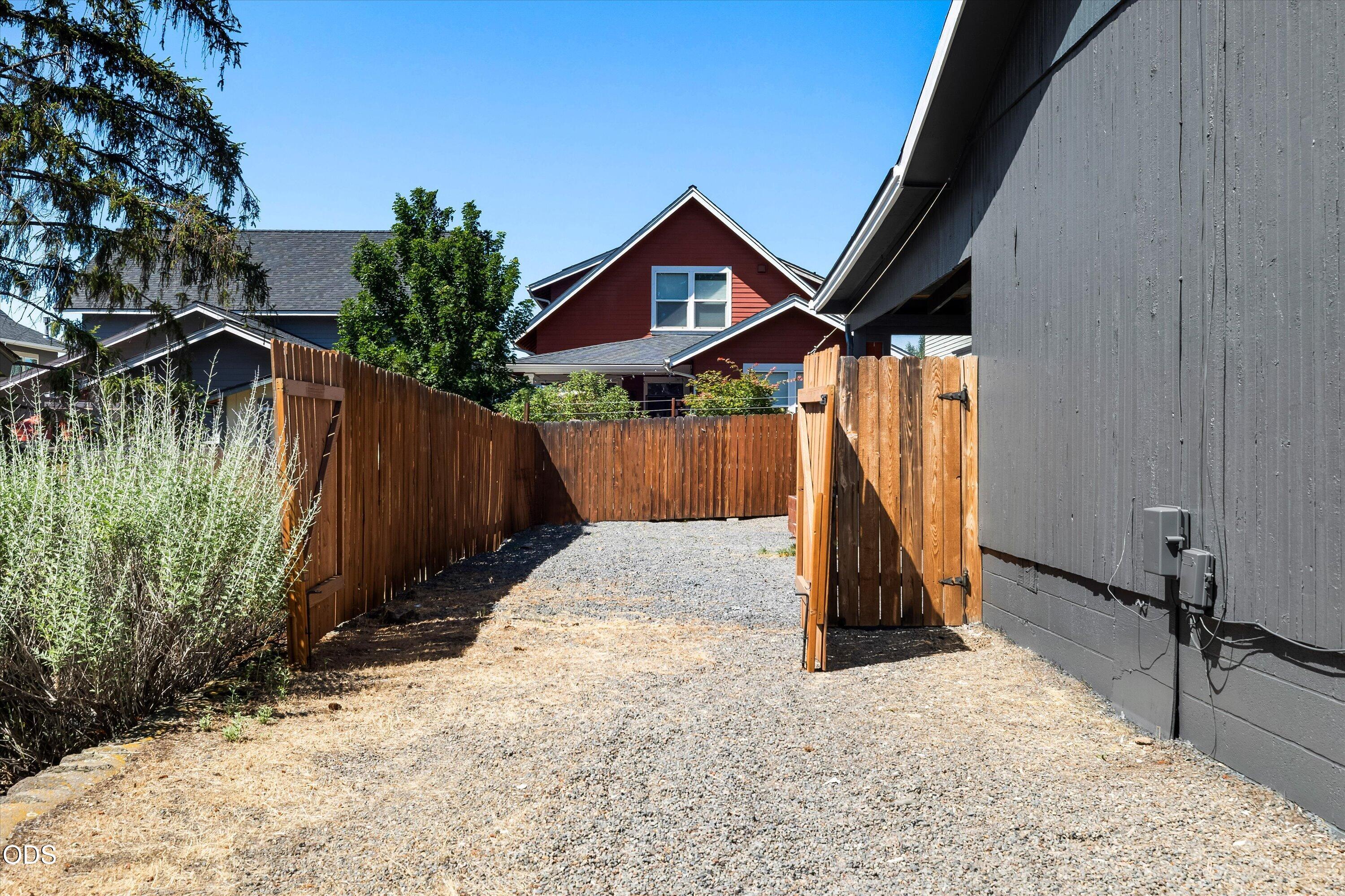 660 Northeast Innes Lane Bend, OR 97701 - Photo 5 of 41