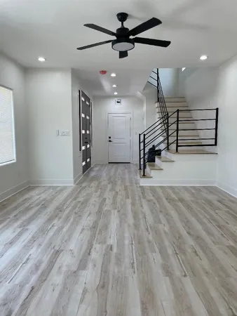 $4,190 | 201 East 37th Street, Houston, TX 77018
