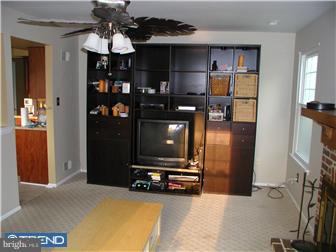 60 Dover Road Westampton, NJ 08060 - Photo 2 of 6 Family Room