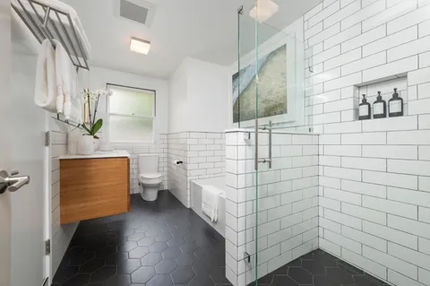 $2,975,000 | 21 De Sabla Road, San Mateo, CA 94402