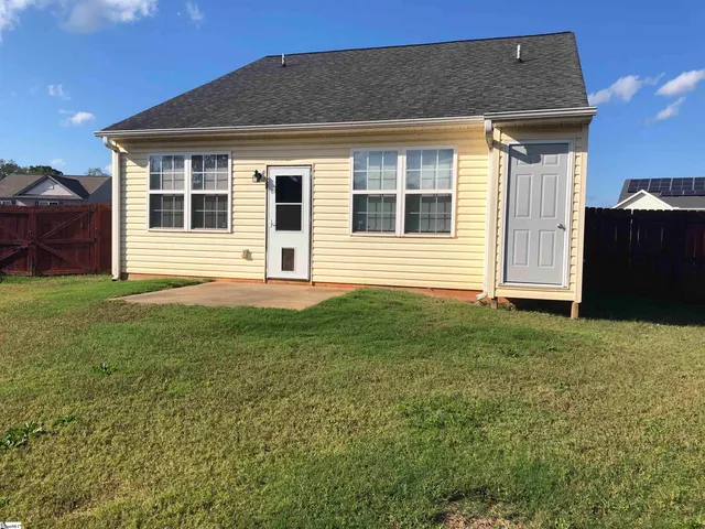 $1,550 | 520 Lois Way, Boiling Springs, SC 29316