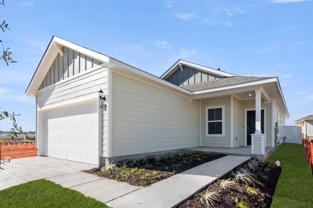 $261,100 | 112 Bountiful Lane, Elgin, TX 78621