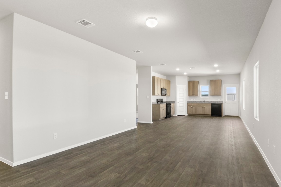 112 Bountiful Lane Elgin, TX 78621 - Photo 11 of 34