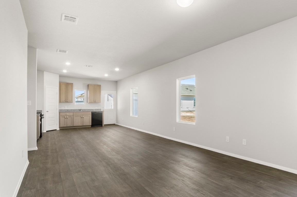 112 Bountiful Lane Elgin, TX 78621 - Photo 12 of 34