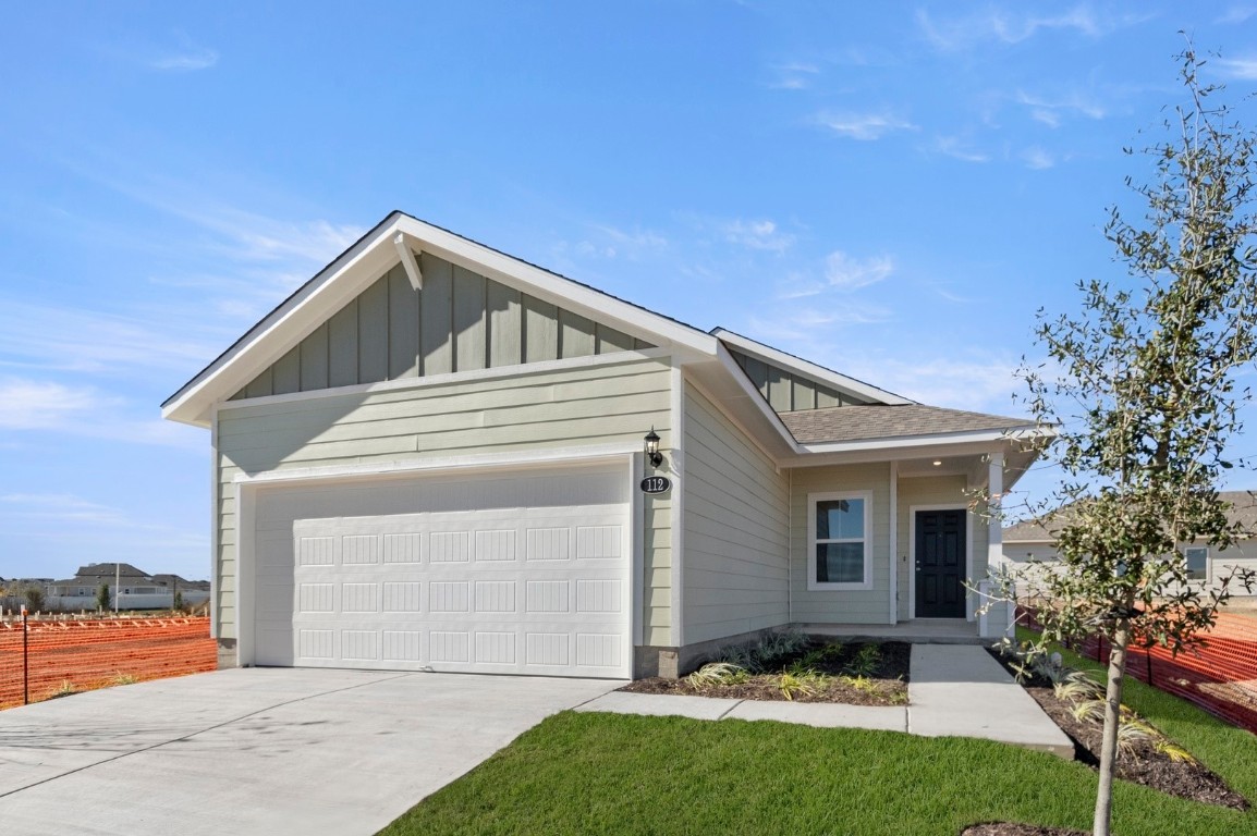 112 Bountiful Lane Elgin, TX 78621 - Photo 2 of 34