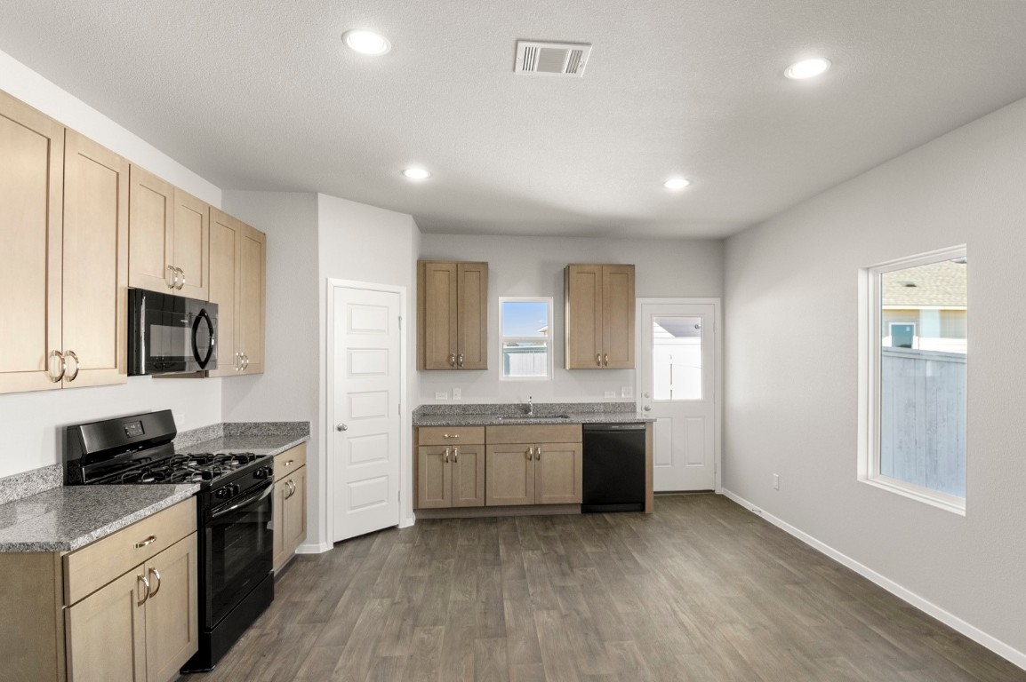 112 Bountiful Lane Elgin, TX 78621 - Photo 21 of 34