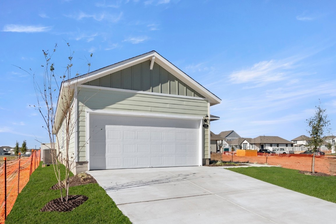 112 Bountiful Lane Elgin, TX 78621 - Photo 8 of 34