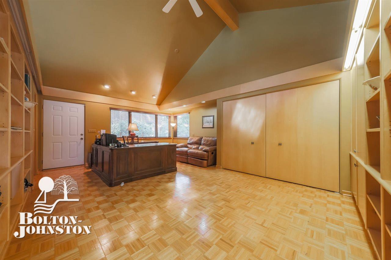 1067 Devonshire Road Grosse Pointe, MI 48230 - Photo 27 of 58 31390986-26.JPG