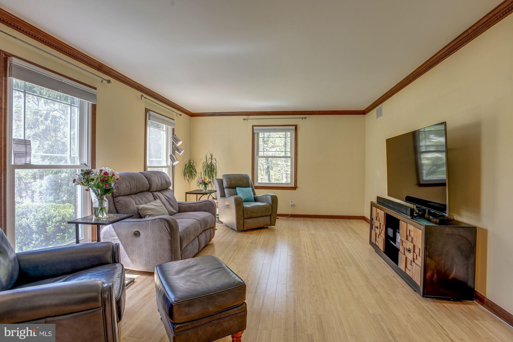 690 Mesquite Road Severn, MD 21144 - Photo 18 of 52 Living Room