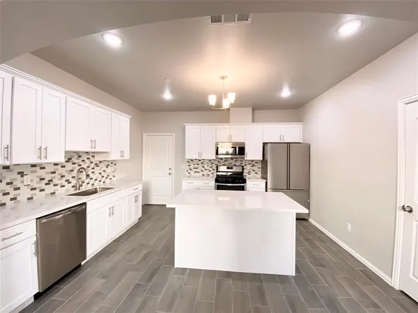 $2,550 | 4723 Amal Saleh Drive, Irving, TX 75061