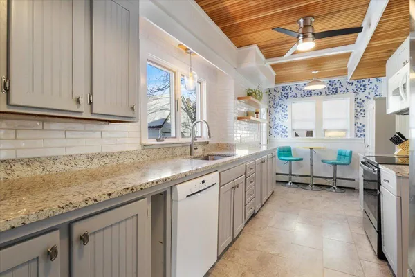 $925,000 | 10 Lower Beach Road, Saco, ME 04072