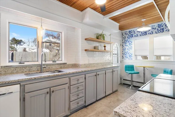 $925,000 | 10 Lower Beach Road, Saco, ME 04072