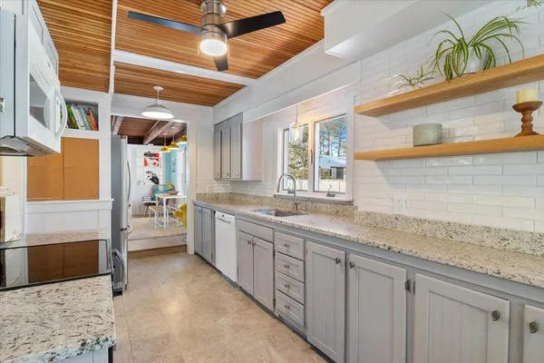 $925,000 | 10 Lower Beach Road, Saco, ME 04072