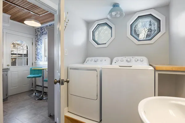 $925,000 | 10 Lower Beach Road, Saco, ME 04072