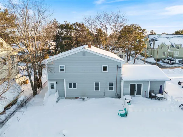 $925,000 | 10 Lower Beach Road, Saco, ME 04072